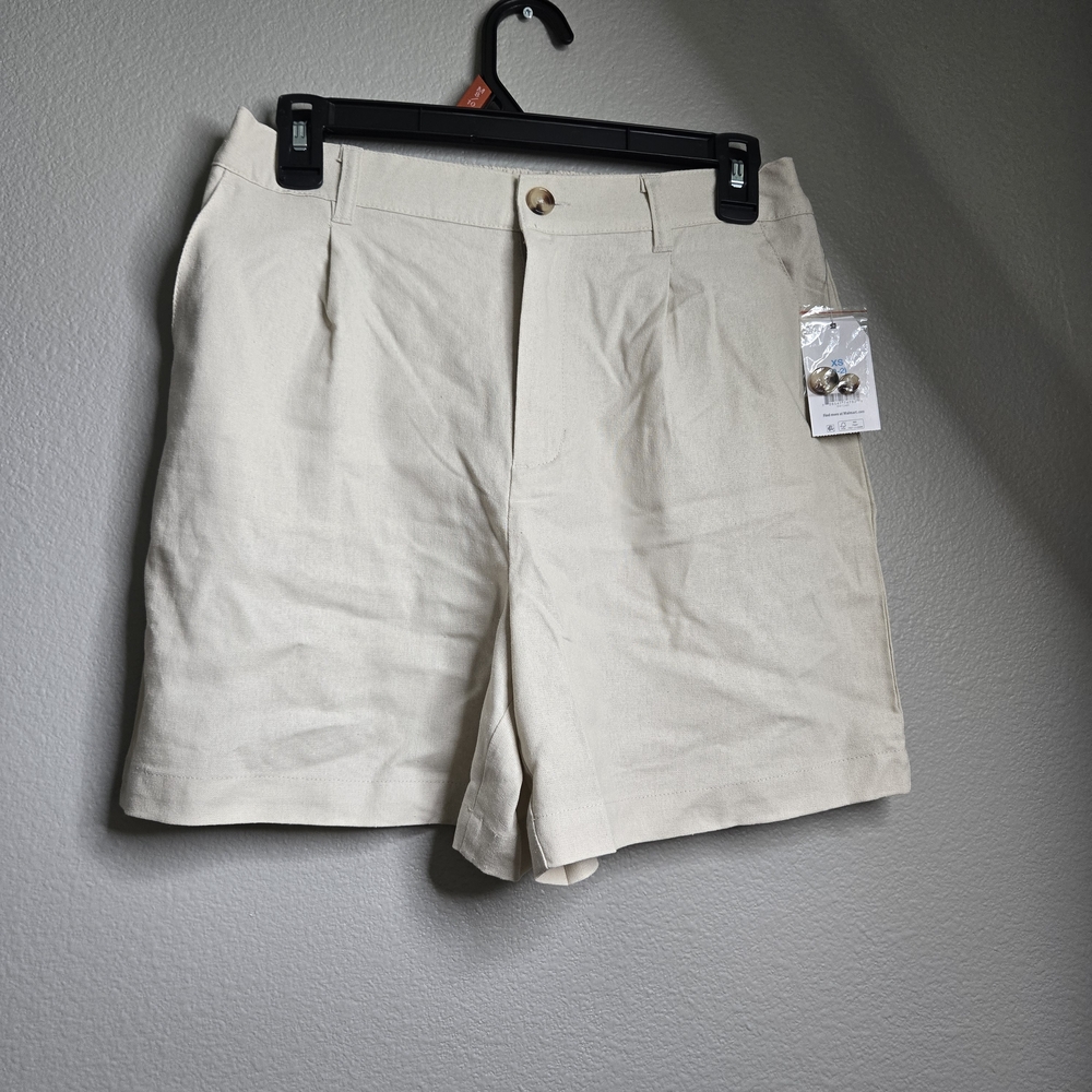 Time and Tru Men's Tan Flat Front Shorts